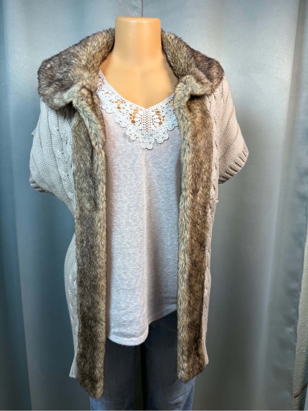 Faux Fur Trim Knit Cardigan Sweater – Beige/Taupe